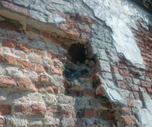 Lublin: Mur zabytkowego kościoła zaczął się „sypać”. Odsłoni NIEZNANĄ HISTORIĘ?
