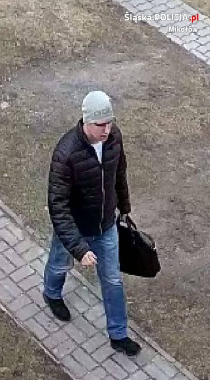 Wszedł na probostwo, zgarnął pieniądze i uciekł. Policja szuka złodzieja [ZDJĘCIA]