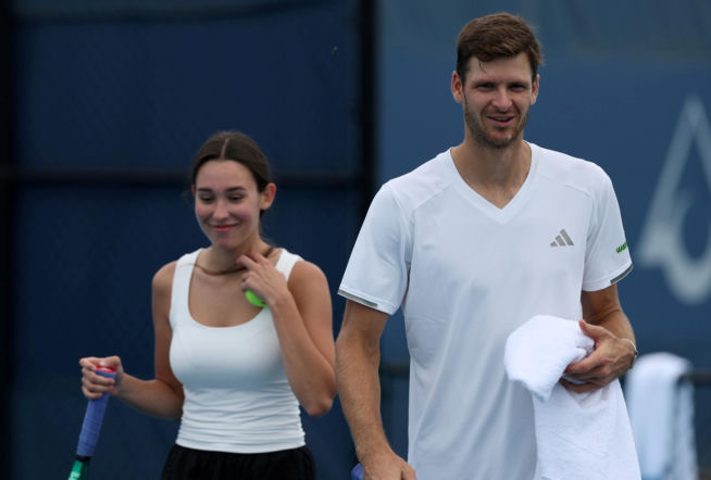 Hubert Hurkacz podczas wspólnych chwil z ukochaną. Na sportowo, są zdjęcia
