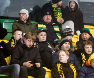 Kibice GKS Katowice dopingowali piłkarzy w meczu z Pogonią