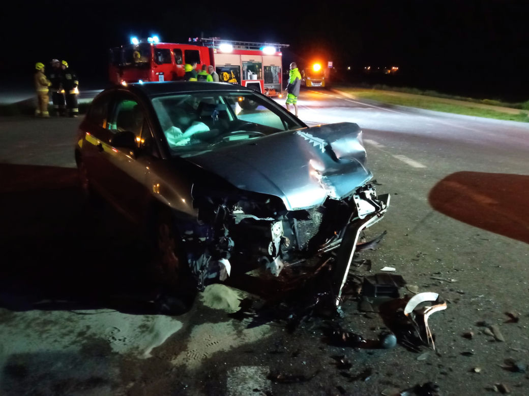 Wielkopolskie: Pięć osób rannych w nocnym wypadku na DK 11 