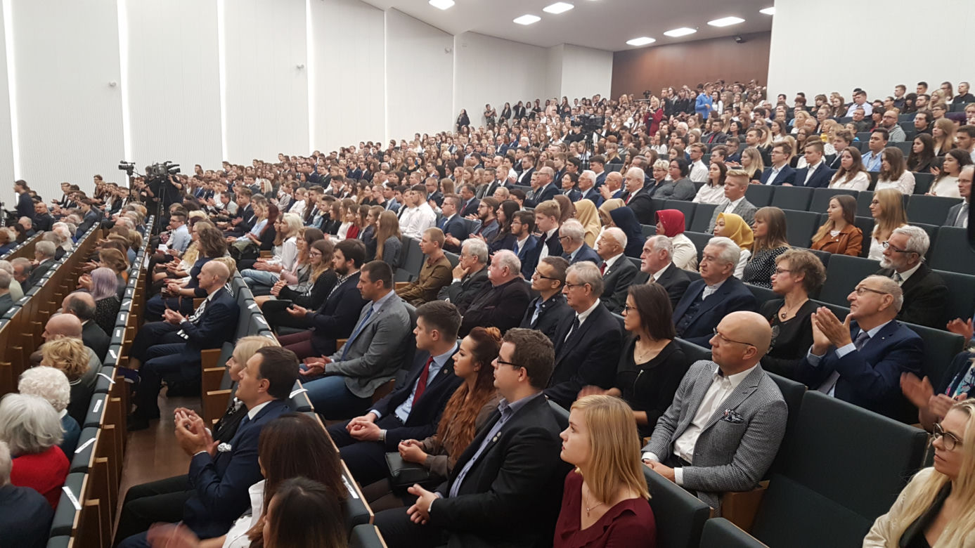 Uroczysta inauguracja UMK w Toruniu i... protest!