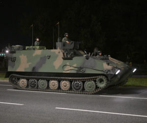 Nocna próba defilady wojskowej w Warszawie
