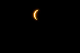 Przed nami zaćmienie Słońca i Noc Perseidów. Jak się przygotować na te zjawiska?