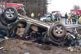 Dramatyczny wypadek na zakopiance w Mogilanach. Lądował śmigłowiec LPR [ZDJĘCIA]