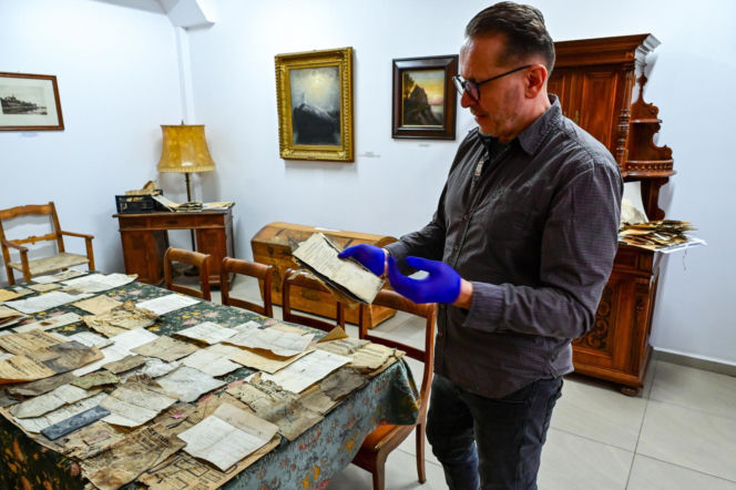 Dokumenty przeleżały na strychu prawie 100 lat