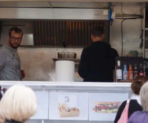 Festiwal Food Trucków 2021. Restauracje na kółkach zaparkowały na Wyspie Młyńskiej