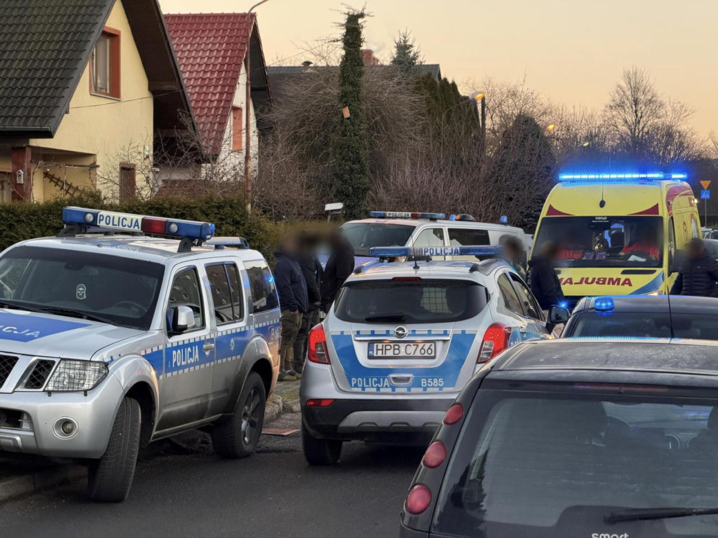 Ciało 11-letniej dziewczynki odnalezione niedaleko szkoły. Tragedia w Jeleniej Górze