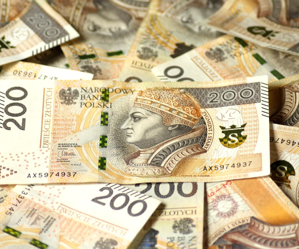 Straciła oszczędności życia! Ukradli jej 90 tys. złotych. Oszustwo „na prokuratora”