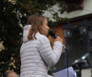 Młodzieżowy Strajk Klimatyczny w Toruniu. Protestowali przeciwko rządowi i korporacjom