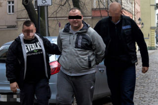 Bydlak SKATOWAŁ Oliwkę. Dziecko walczy o życie