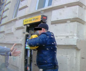 Ukradli 800 tysięcy. Łupem cieszyli się 20 sekund