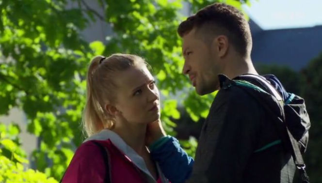 M jak miłość odcinek 1239. Joasia (Barbara Kurdej-Szatan),Tomek (Andrzej Młynarczyk)