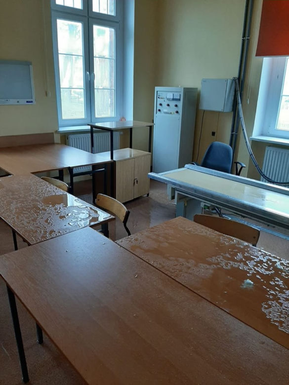 Medyczne Studium Zawodowe zalane. Zobaczcie jakie szkody wyrządziła woda.