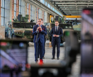 Rosomak z gigantycznym wsparciem 57 mln zł. Zwiększenie produkcji i linia dla Legwanów