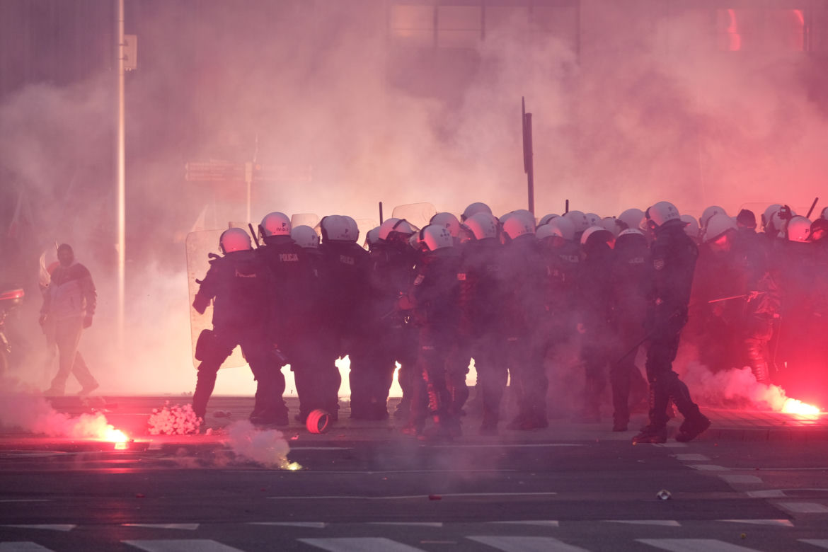 Policjanci zabezpieczali Marsz Niepodległości
