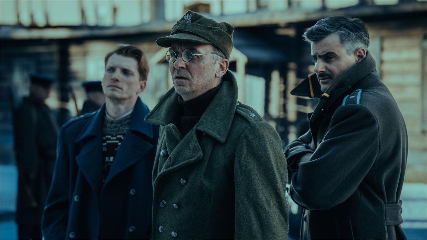 W roli głównej Jakub Gierszał, w obsadzie m.in. Aidan Gillen, Paul Freeman, Julia Pietrucha, Wojciech Mecwaldowski, Anna Próchniak, Mateusz Kościukiewicz, Antoni Pawlicki oraz Tomasz Kot.