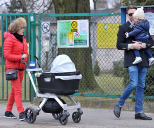 Anna Mucha i Marcel Sora na spacerze z dziećmi