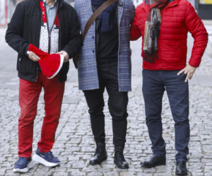 Sportowcy i aktorzy pod siedzibą TVN