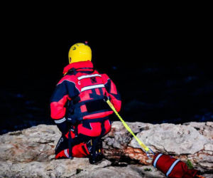 13-letnia Oliwia porwana przez falę. Rodzinny spacer zakończył się tragedią