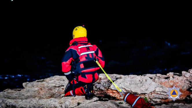 13-letnia Oliwia porwana przez falę. Rodzinny spacer zakończył się tragedią