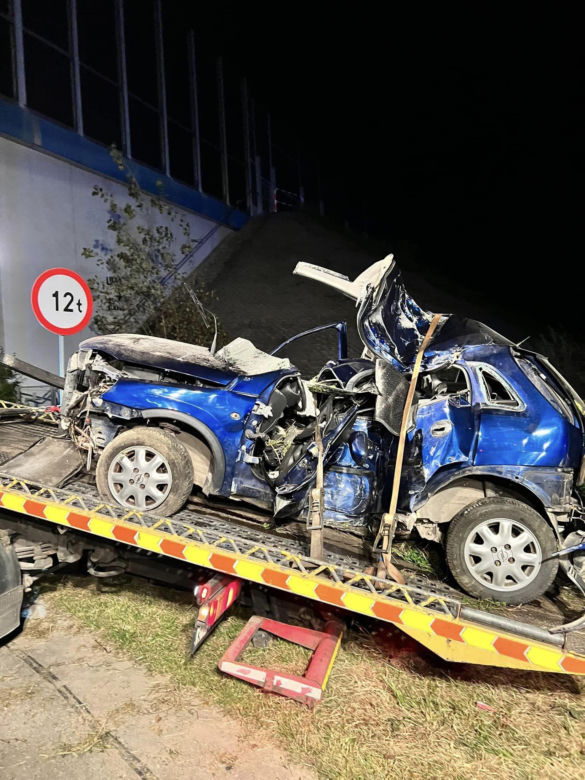 Tragiczny wypadek pod Tarnowem. Zginął 18-letni kierowca opla, ranna została 15-latka
