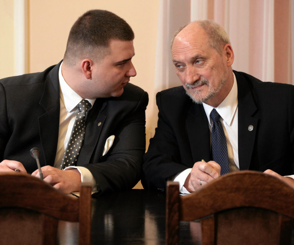 Cudowna broń ministra Macierewicz