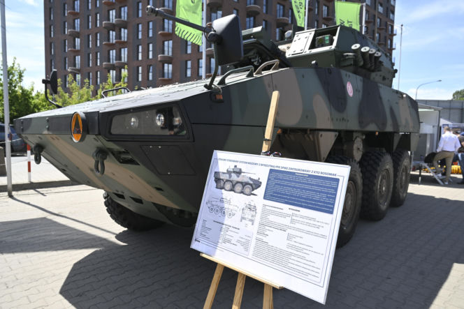 Warszawskie Targi Obronne. Ponad 100 wystawców, broń, sprzęt wojskowy i wyposażenie służb mundurowych w jednym miejscu!
