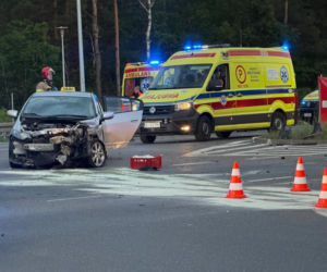 Tragiczny wypadek w Ząbkach. Nie żyje jeden z mężczyzn podróżujących Audi