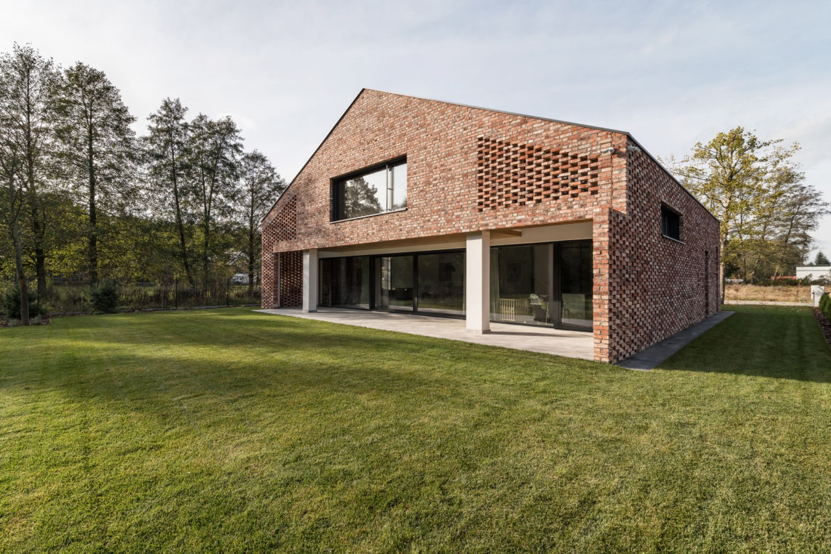 Dom ze starej stodoły projektu Wrzeszcz Architekci