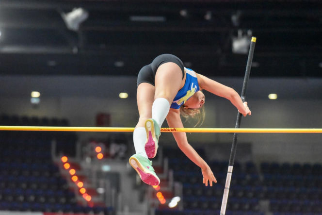 Halowe mistrzostwa Polski w Kujawsko-Pomorskiej Arenie Toruń. Zdjęcia kibiców i zawodników
