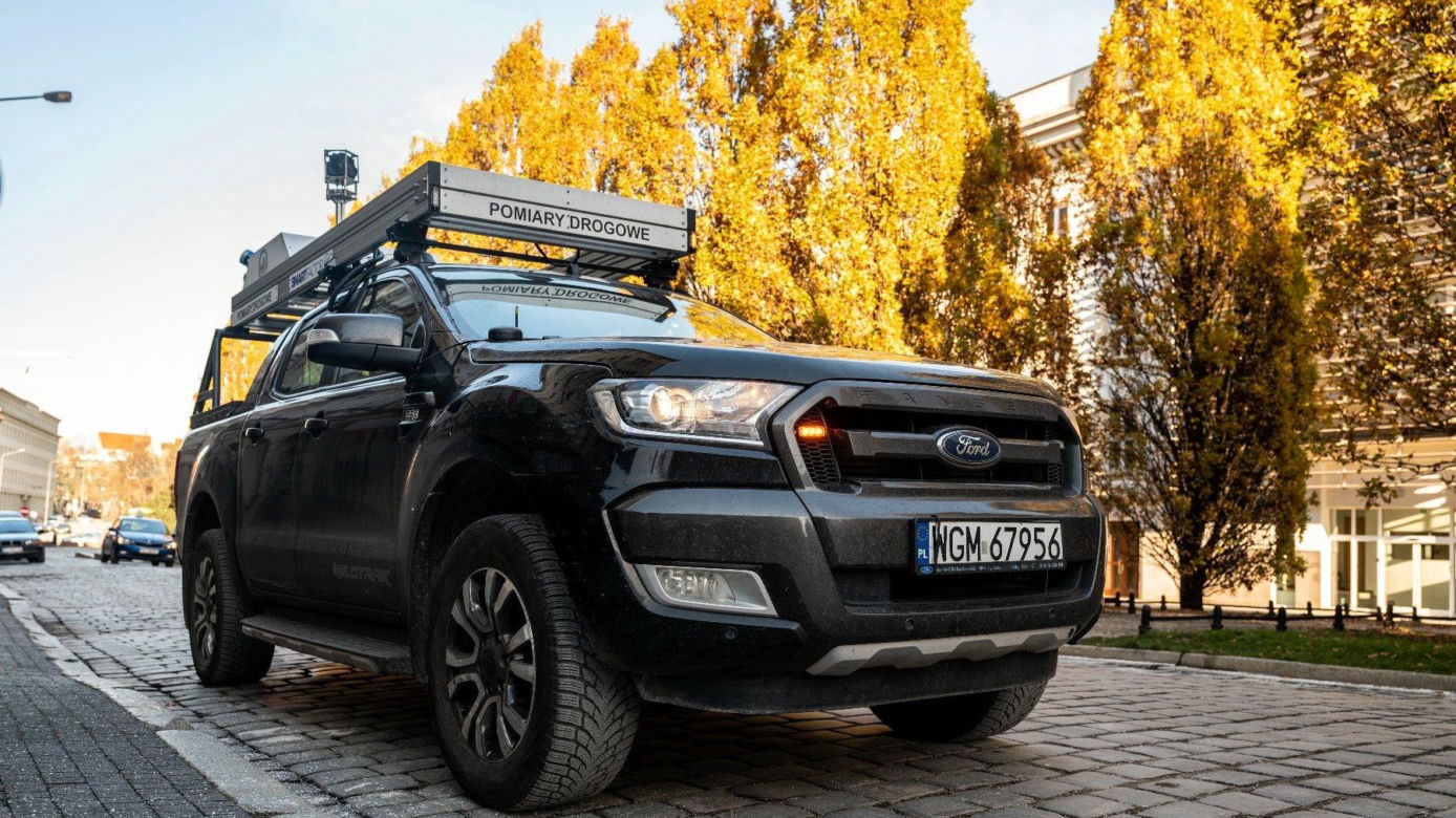 Specjalne auto skanowało reklamy w Poznaniu. Jak wyglądało?