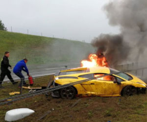 Luksusowe Lamborghini paliło się na A1 koło Tournia! W środku był 42-latek