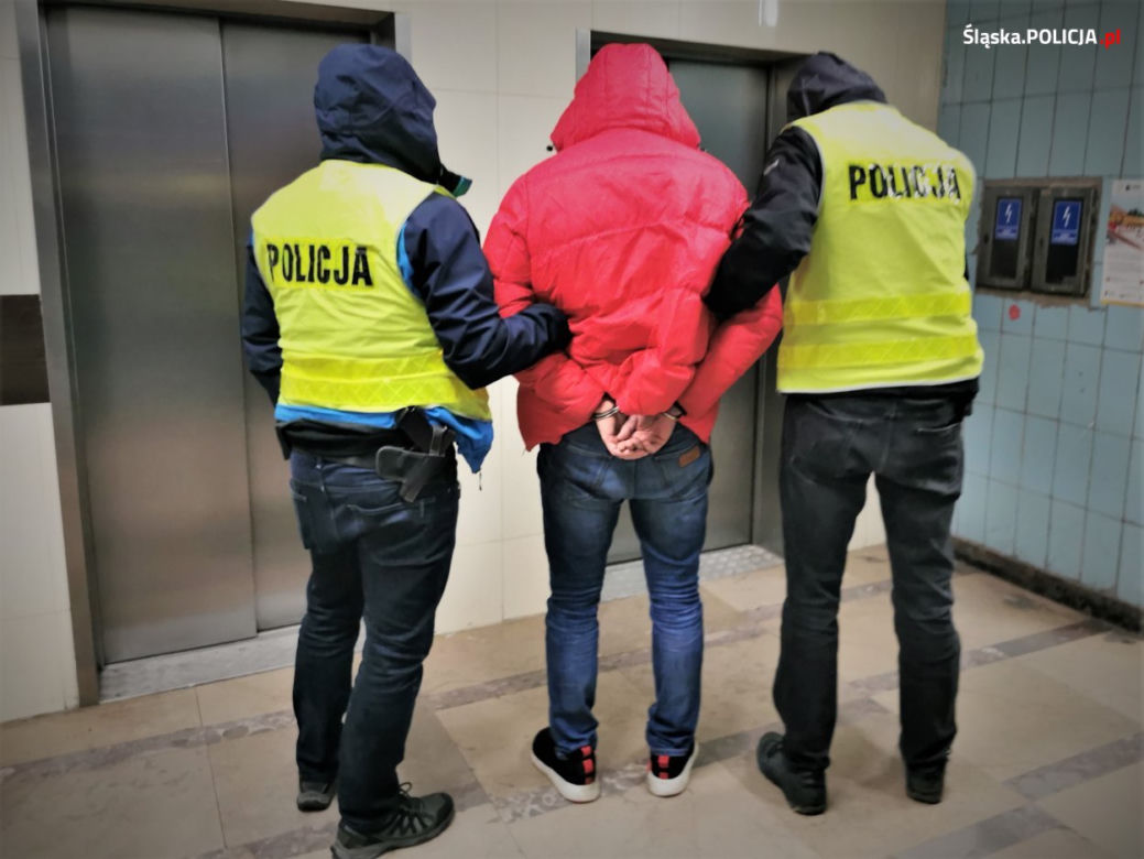Śląskie. Cios w mafię śmieciową. Zatrzymano kolejne trzy osoby [ZDJĘCIA]