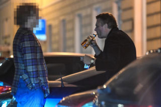 Marek Bukowski tak znany aktor pije pod kinem