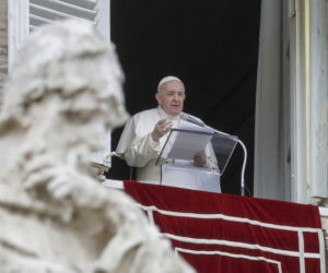 Papież Franciszek pozwala kobietom czytać