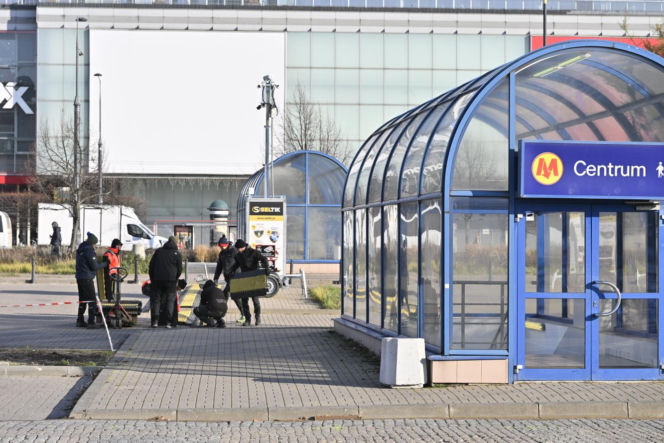 Dziwny obiekt w centrum Warszawy. Co tu powstaje? Stolica już stroi się na Boże Narodzenie!