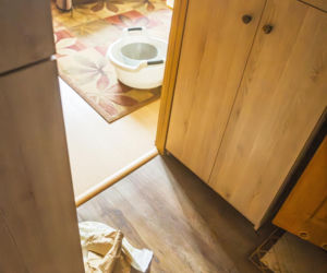 Śmieci, smród i strach na Gocławiu. Sąsiad zbieracz terroryzuje mieszkańców. On potrzebuje pomocy