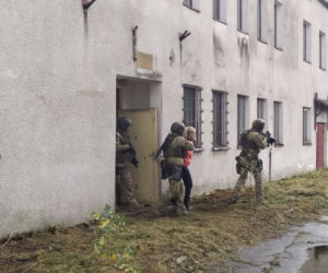Czeremcha. Ćwiczenia policji na dworcu PKP: strzelanina, uprowadzenie zakładników