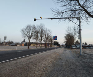 Nowy odcinkowy pomiar prędkości budzi skrajne emocje. 60 km/h przez las