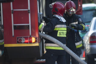 Pożar w Bydgoszczy! Dym rozprzestrzenił się na całe mieszkanie. W środku strażacy dokonali smutnego odkrycia