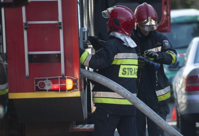 Pożar w Bydgoszczy! Dym rozprzestrzenił się na całe mieszkanie. Nie żyją zwierzęta
