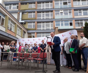 Stary budynek szpitala na Bielanach do wyburzenia
