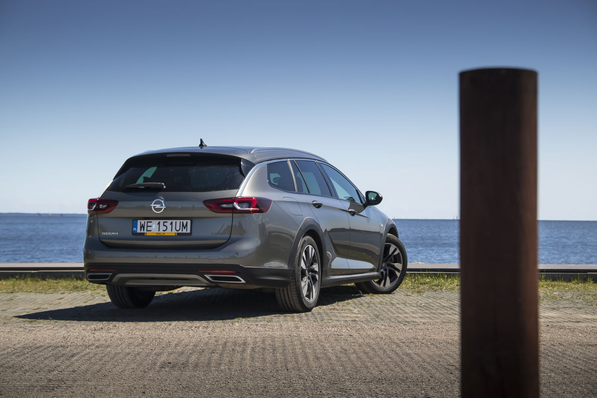 Opel Insignia Country Tourer 1.6 Turbo 200 KM A6