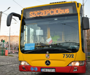 We wrocławskim SZCZEPCIObusie zaszczepiło się już ponad 13 tys. osób