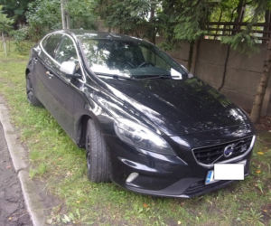 Nie chce im się czy nie potrafią? Tak parkują w Płocku bezmyślni kierowcy [ZDJĘCIA]