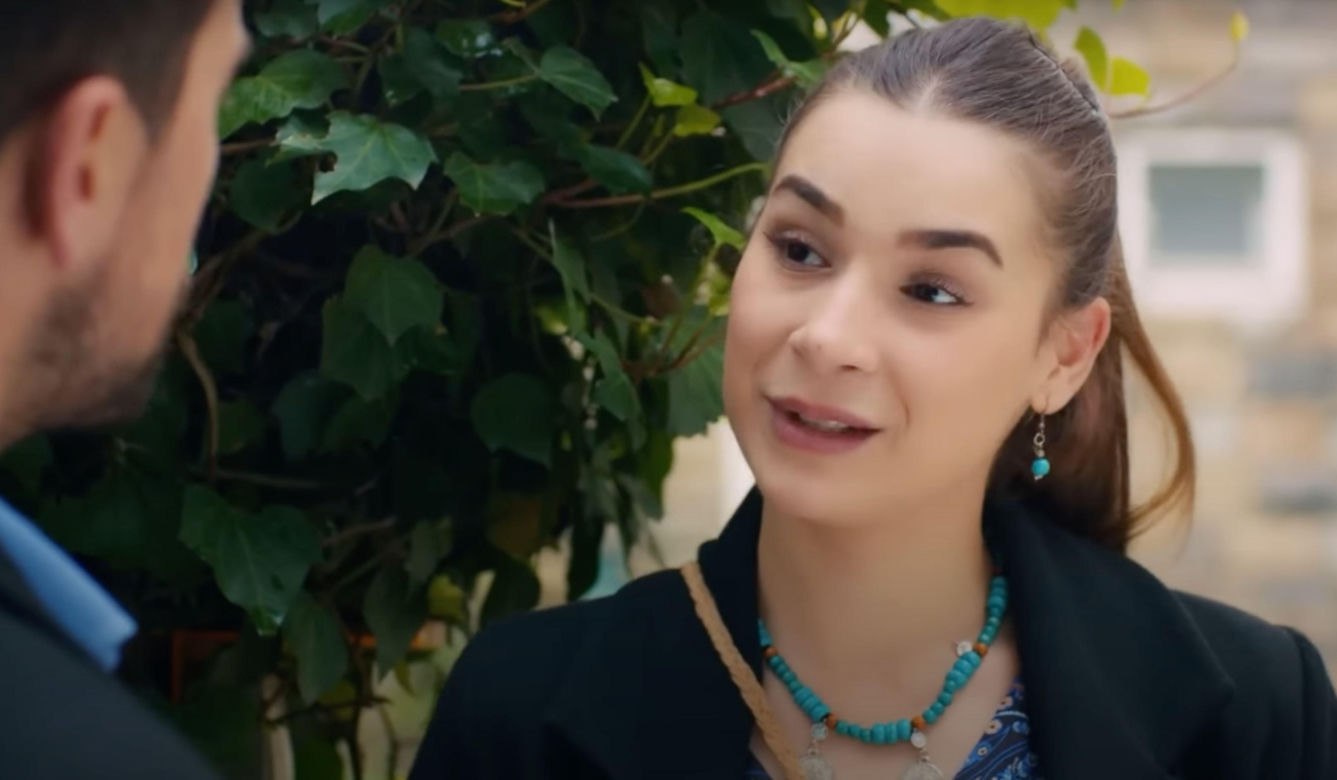 Ege będzie opiekował się Zeynep, a Bulent zacznie podejrzewać, że coś ich łączy.