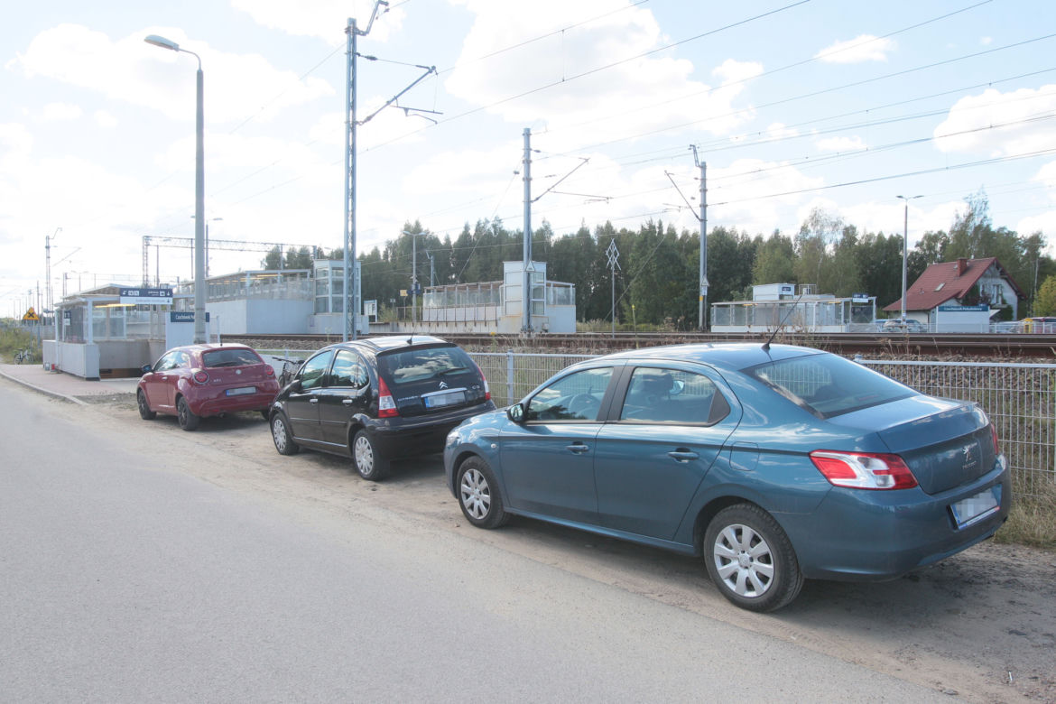 Remont stacji w Czachówku zakończył się kilka lat temu. Kością niezgody są windy, których... nadal nie uruchomiono. Dlaczego?
