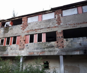 Opuszczona Huta Szkła w Gliwicach popada w ruinę. XIX-wieczna budowla zyska nowe życie? [ZDJĘCIA]