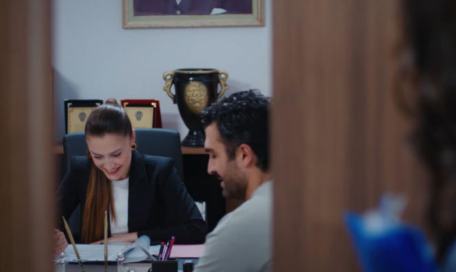 Dziedzictwo, odcinek 890: Trucizna więzi Nanę i Nazli, a Ayse i Ferit starają się o dobre relacje - wszystko dla Dogi